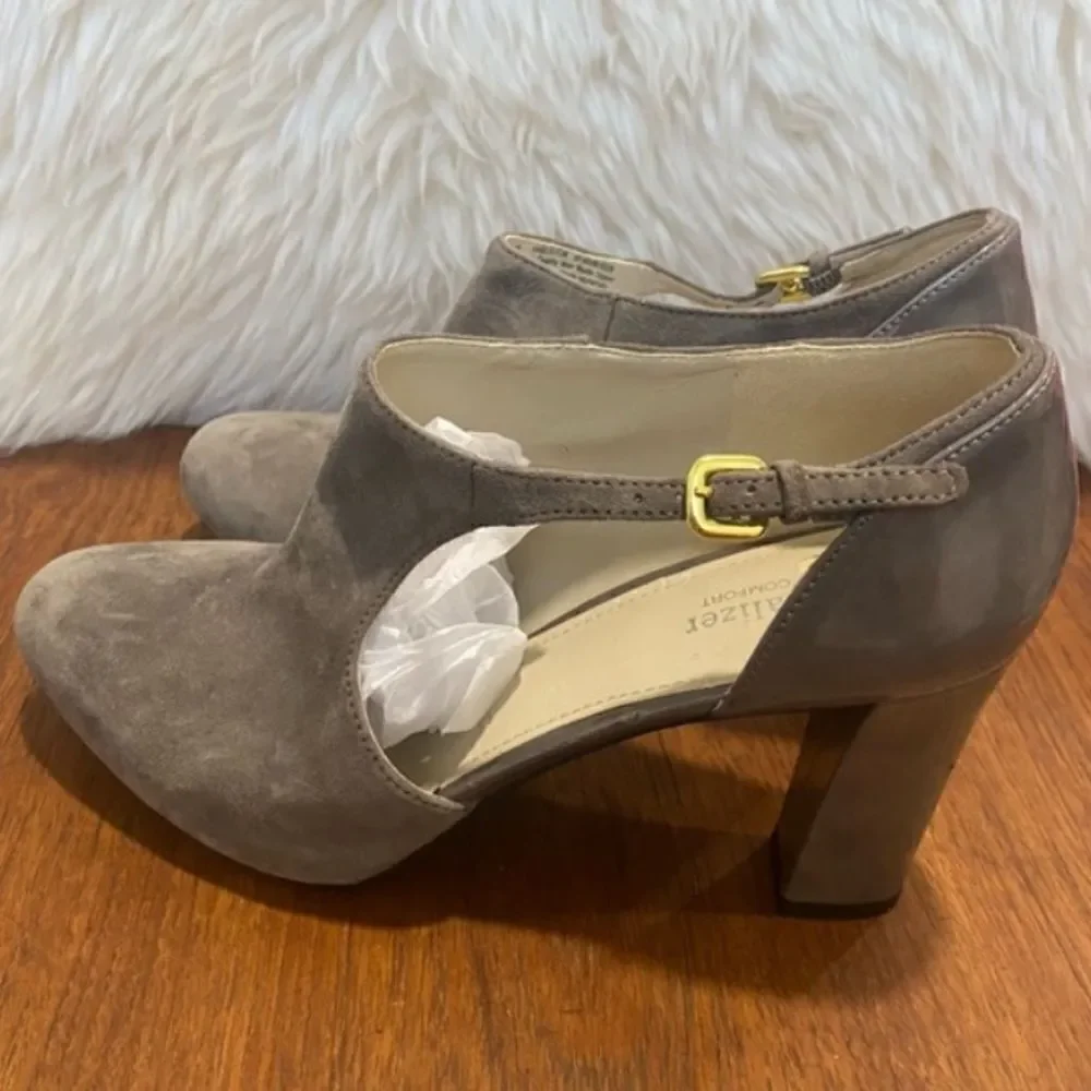 Naturalizer Neutral Gray Leather Pumps Booties